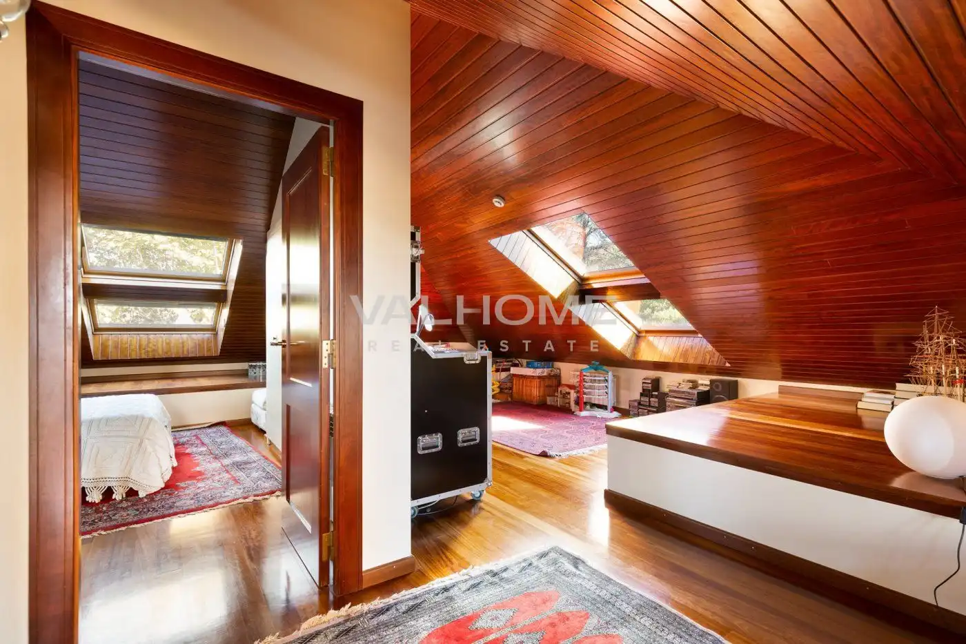 Vista exterior de Casa o chalet en venta en Sant Cugat del Vallès con Aire acondicionado, Calefacción y Jardín privado