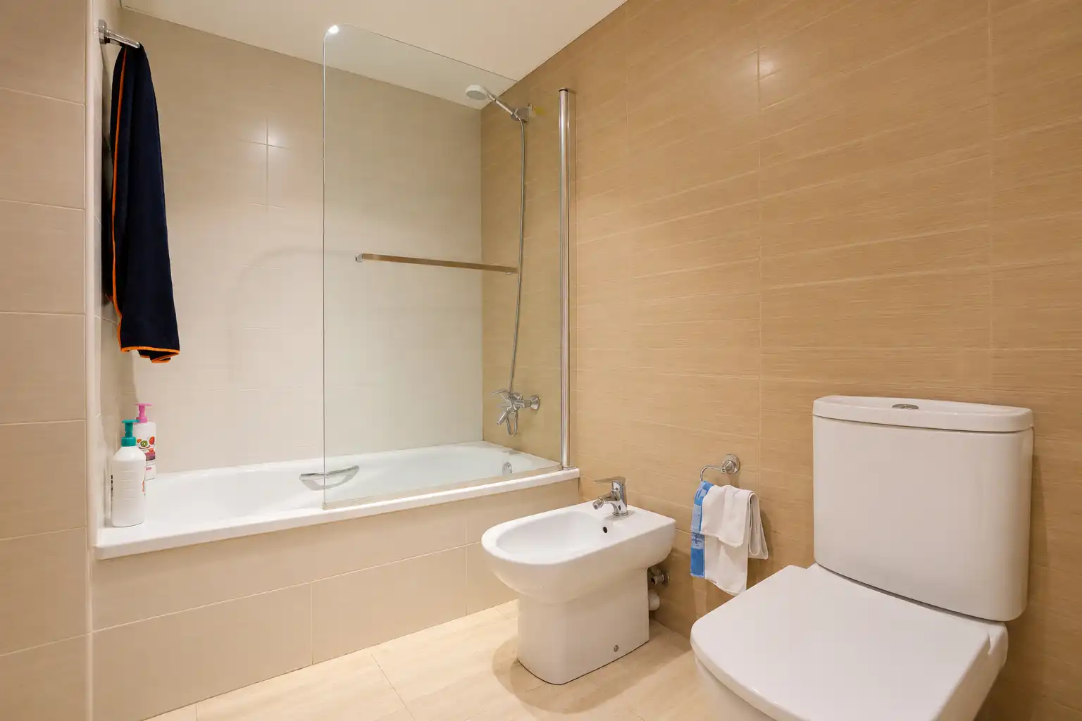 Badezimmer von Wohnung zum Verkauf in La Pobla de Mafumet mit Klimaanlage und Balkon