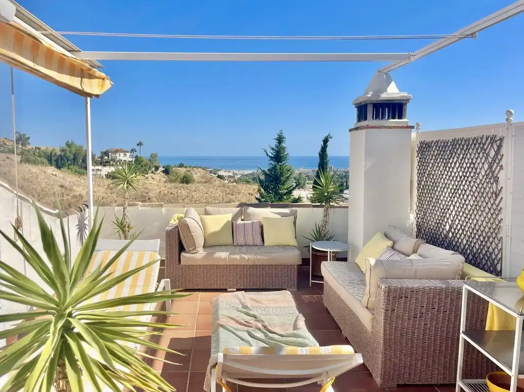 Semi-detached house with pool for sale in Mijas pueblo