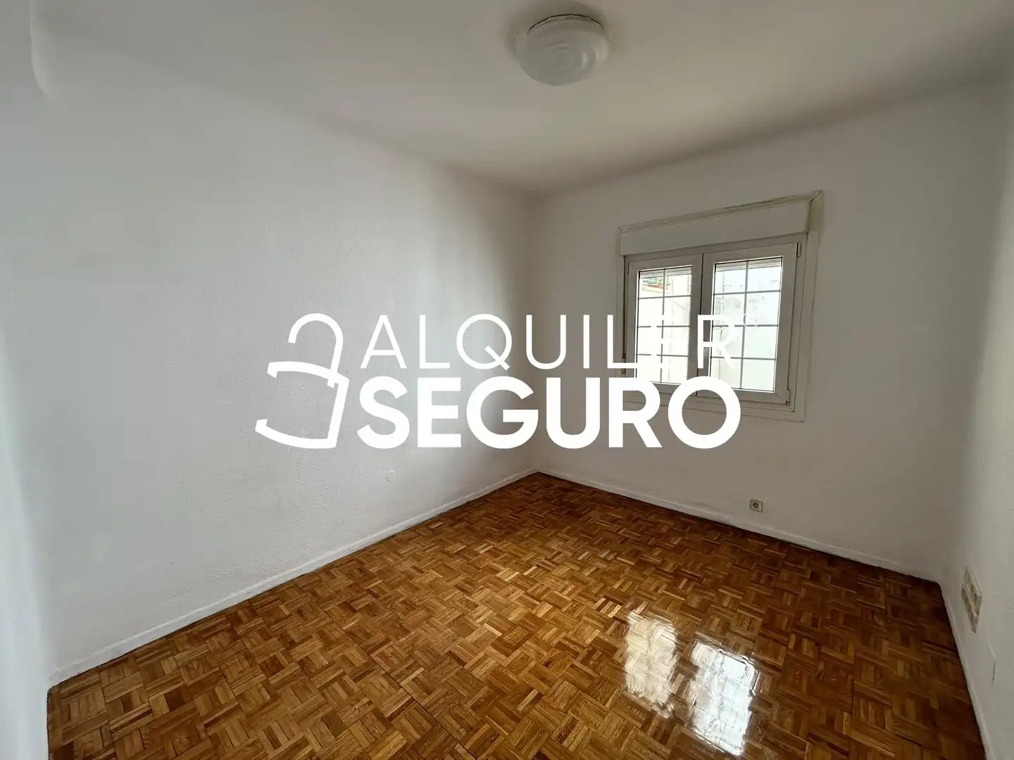 Schlafzimmer von Wohnung zur Miete in Arganzuela