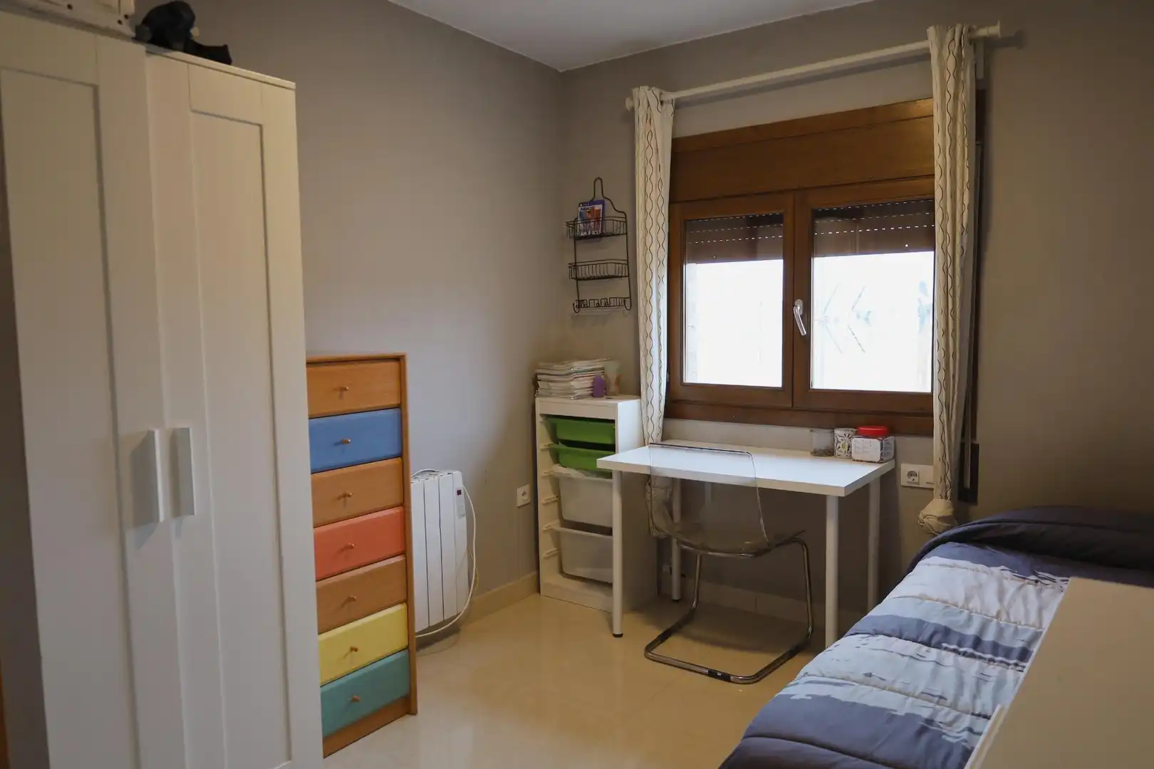 Dormitori de Casa o xalet en venda en Valdealgorfa amb Calefacció, Terrassa i Traster