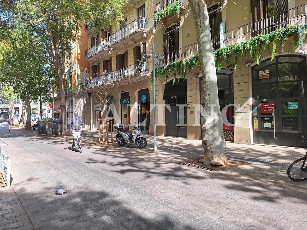 Vista exterior de Local de alquiler en Barcelona con Aire acondicionado