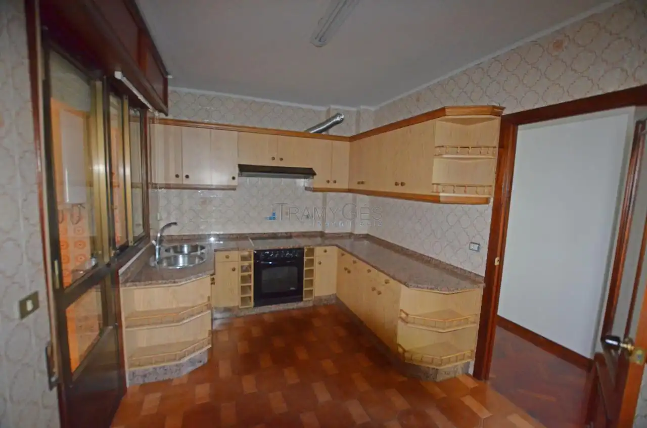 Cocina de Piso en venta en Tui con Calefacción, Parquet y Trastero