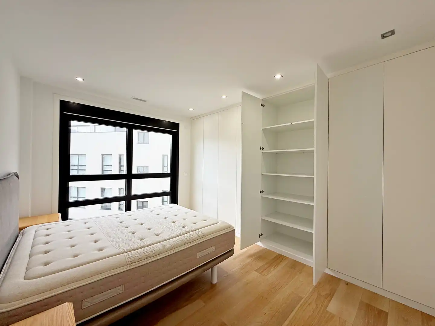 Habitación de Piso de alquiler en A Coruña Capital  con Calefacción y Trastero