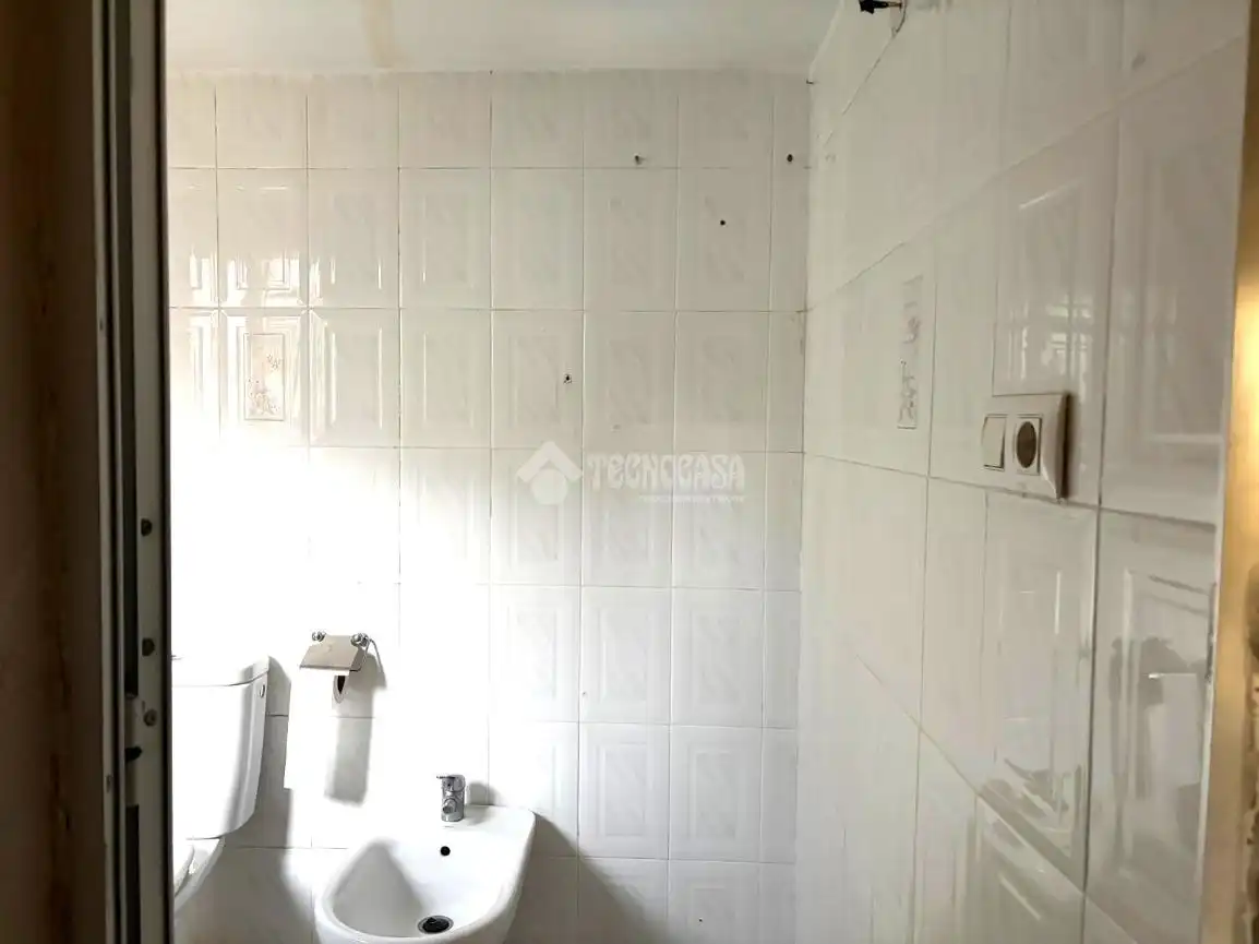 Baño de Casa adosada en venta en Sevilla con Aire acondicionado y Terraza