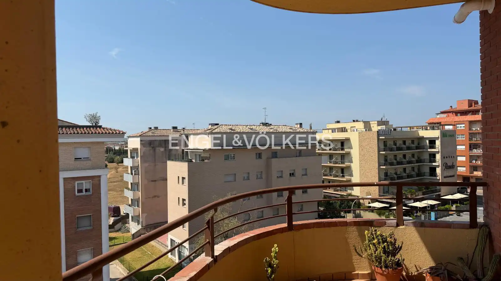 Flat with terrace for sale in Carrer Mare de Déu de Montserrat, imagen 3