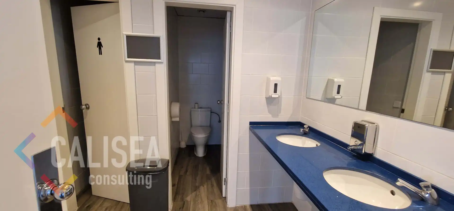 Bathroom of Office for rent in Sabadell  with Air Conditioner and Heating