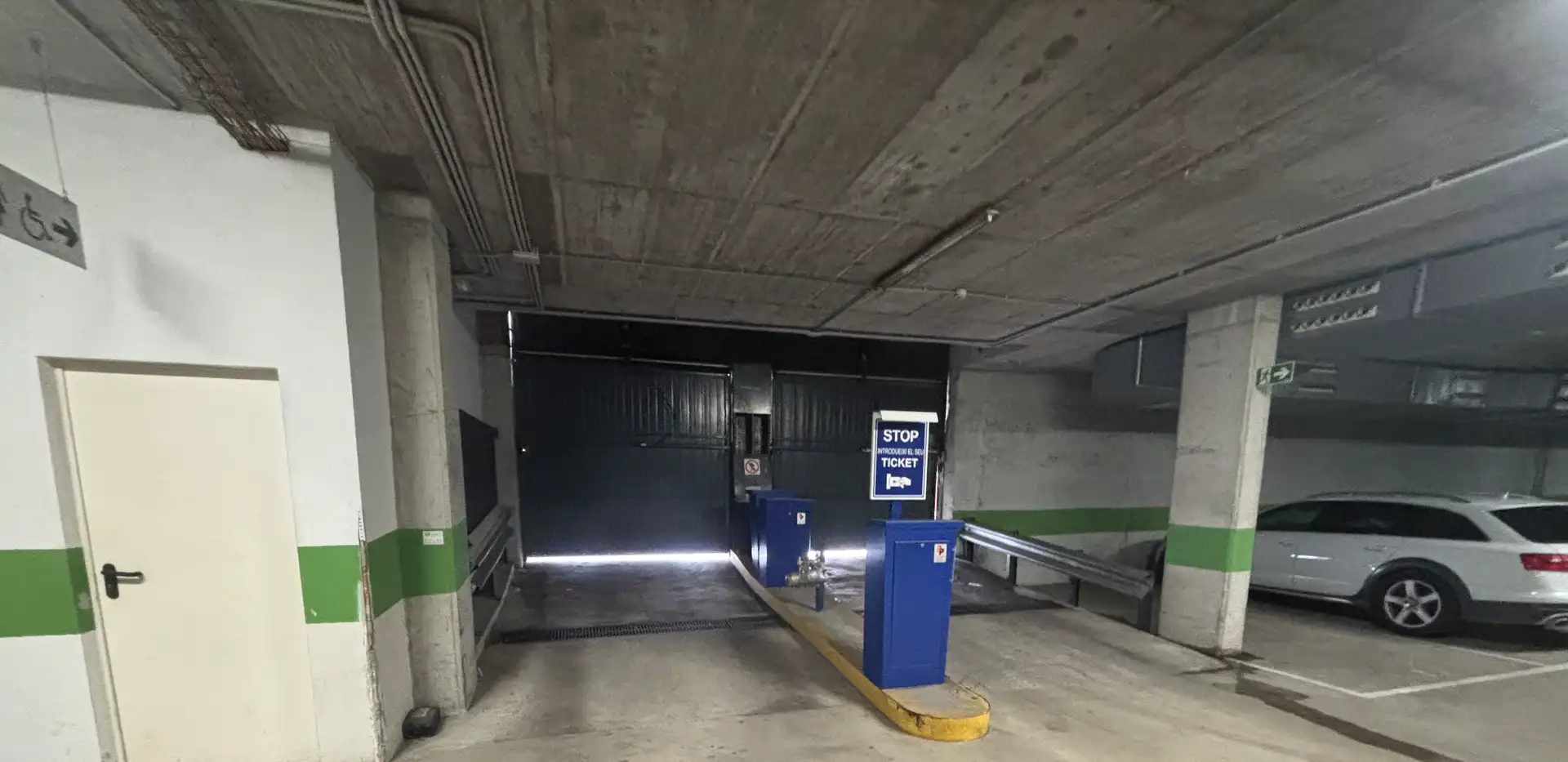 Garage zum Verkauf in Carrer Can Masachs, 18, Zona Industrial