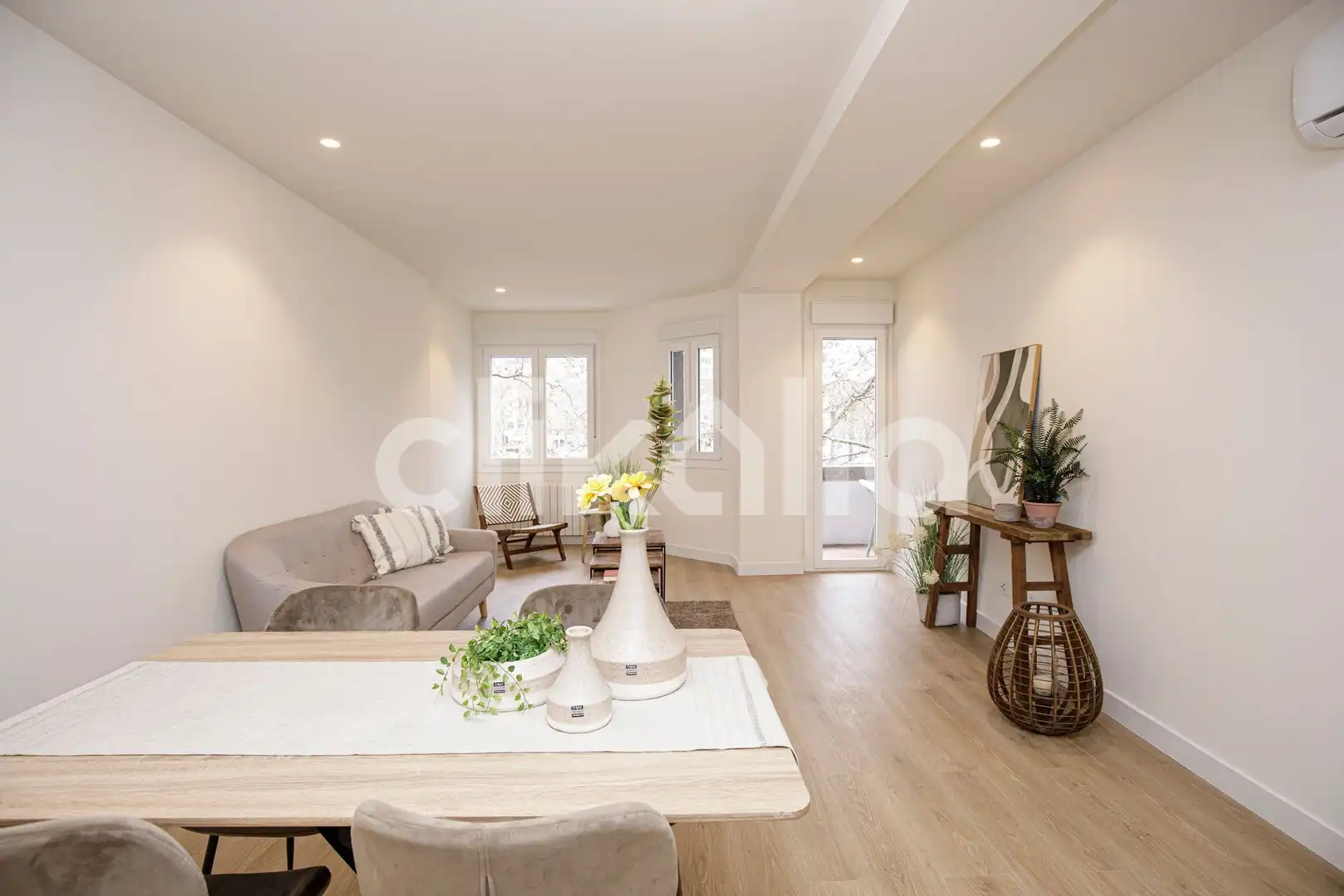 Wohnzimmer von Wohnung zum Verkauf in  Barcelona Capital mit Klimaanlage, Heizung und Terrasse