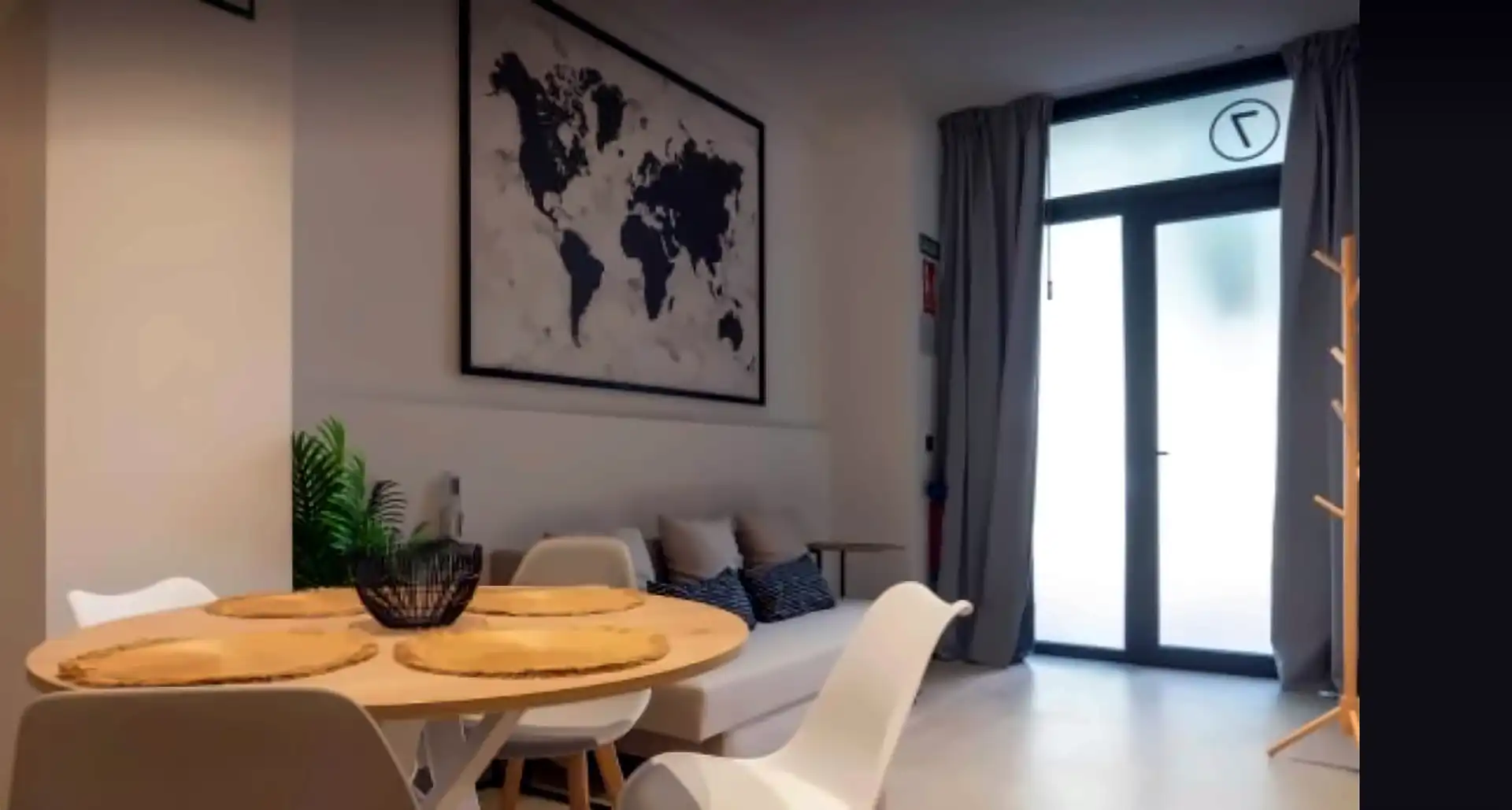 Sala d'estar de Estudi en venda en Valencia amb Aire condicionat, Calefacció i Moblat