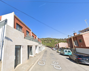 Exterior view of Single-family semi-detached for sale in Santa Coloma de Gramenet  with Swimming Pool