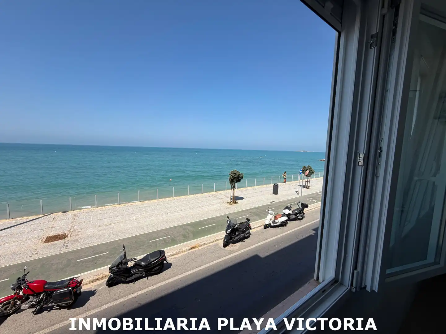 Flat with terrace for sale in Avenida Amílcar Barca, imagen 3