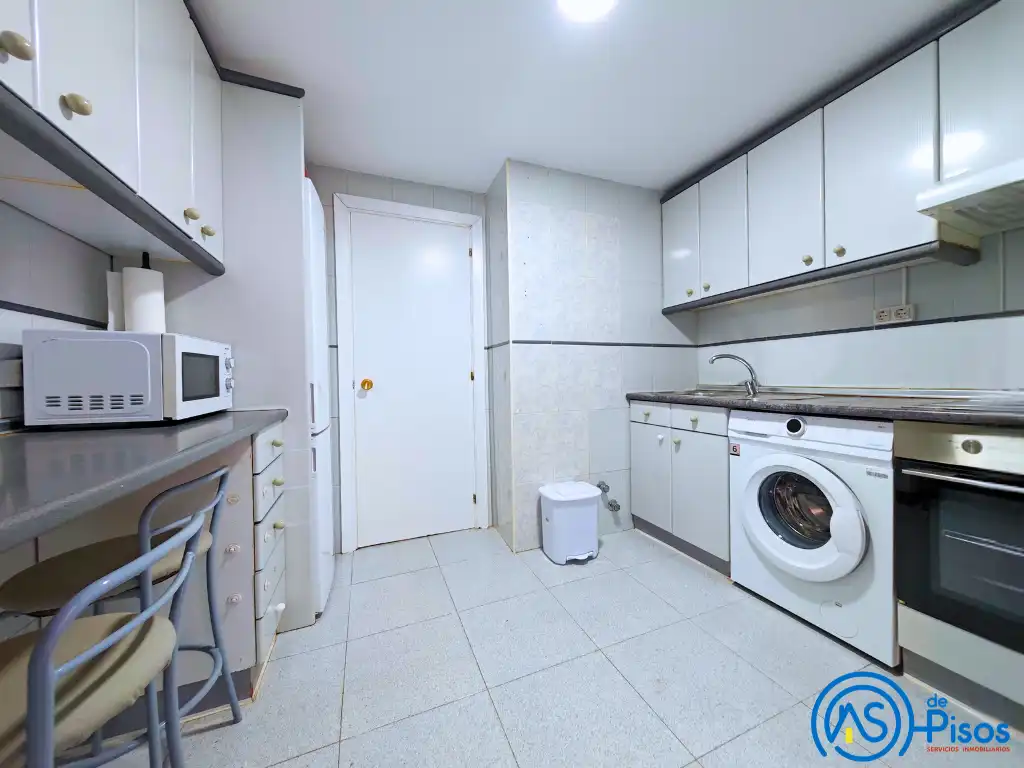 Flat for rent in Calle de Felisa Galé, 2, La Jota