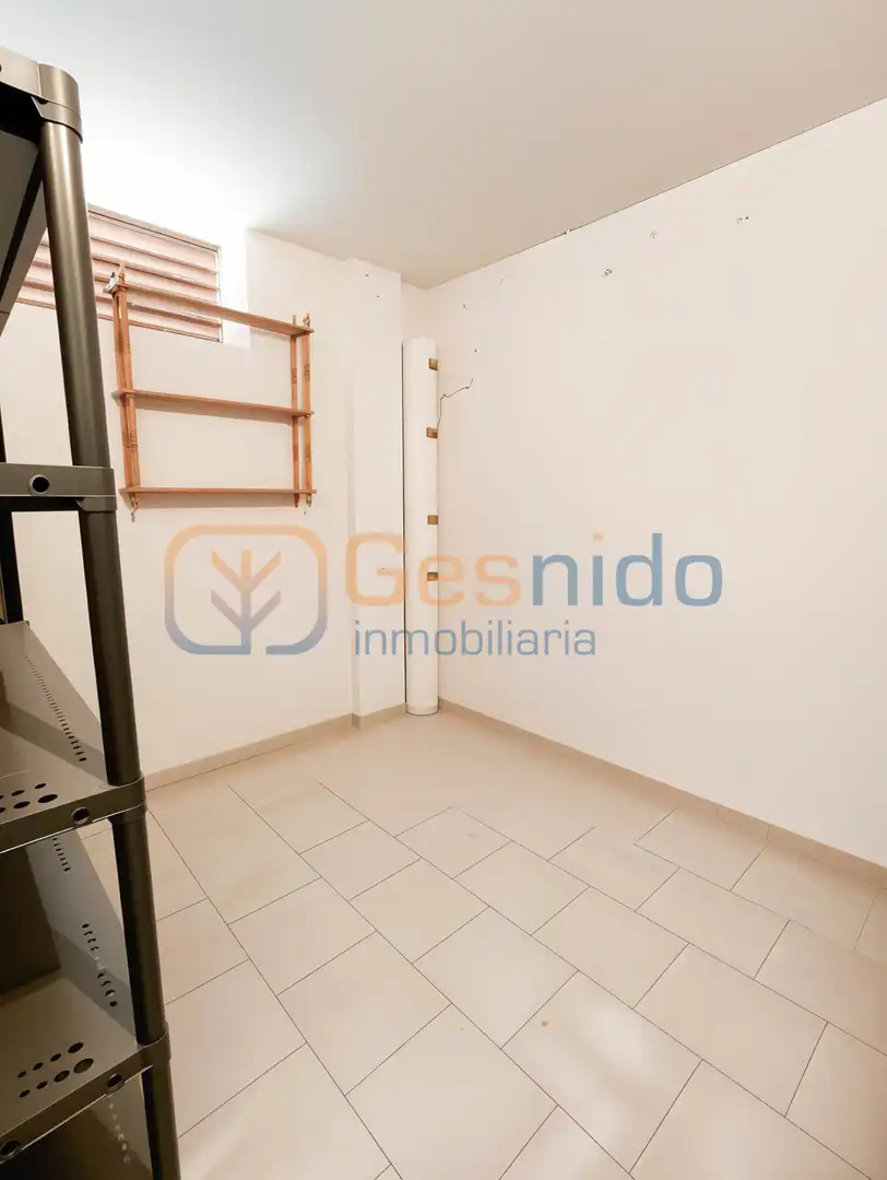 Piso en venta en Palazuelos de Eresma con Calefacción, Jardín privado y Parquet