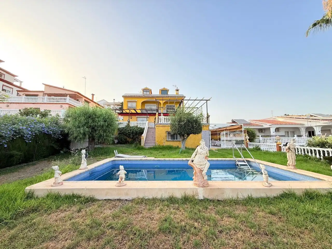 Piscina de Casa o chalet en venta en Vélez-Málaga con Aire acondicionado, Calefacción y Jardín privado