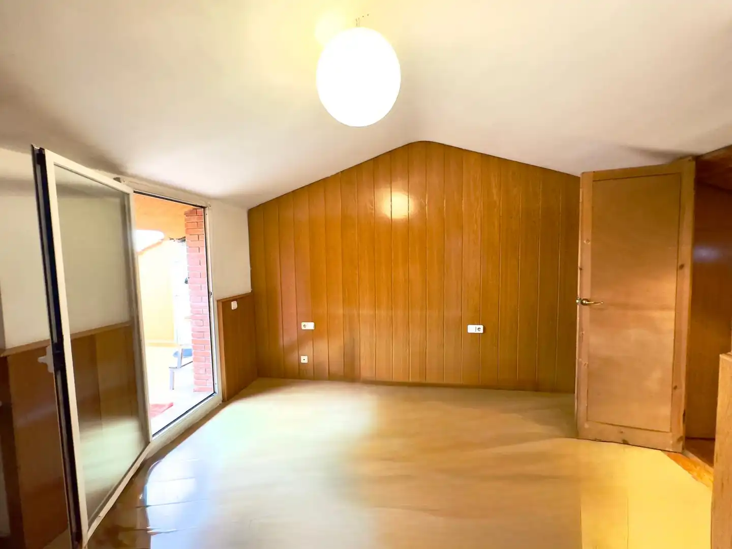 Maisonette zum Verkauf in Rubí mit Klimaanlage, Heizung und Parkett