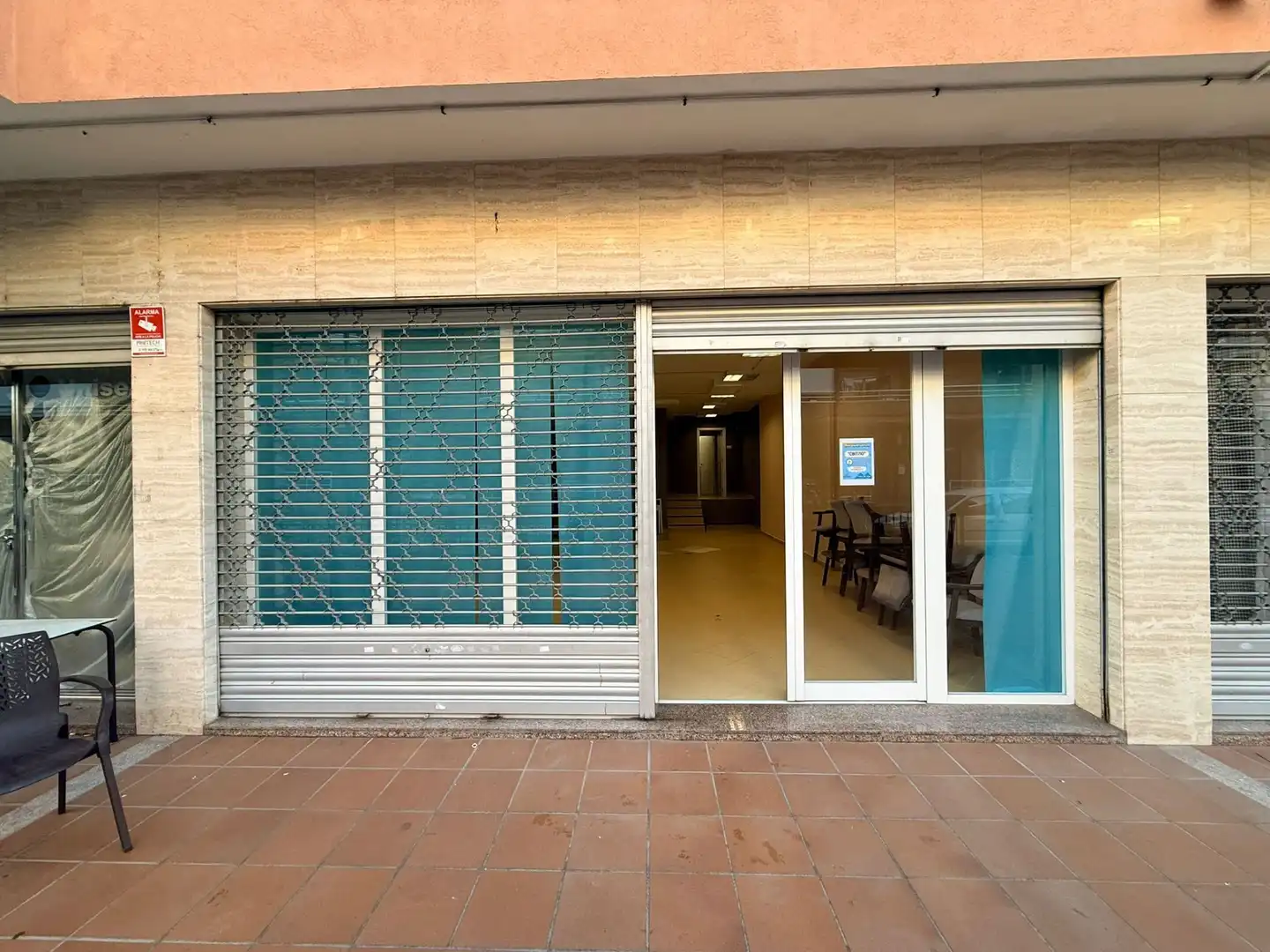 Locale commerciale in vendita a Riu de la Plata