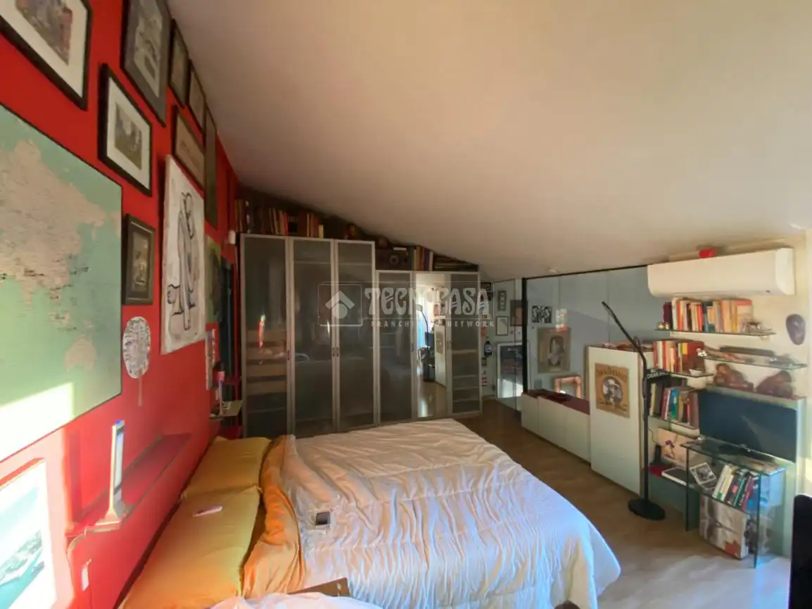 Schlafzimmer von Maisonette zum Verkauf in Barcelona mit Klimaanlage und Terrasse