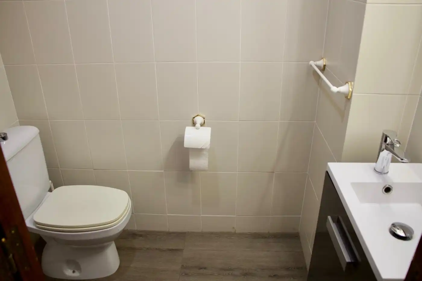 Badezimmer von Wohnung zur Miete in Moncada mit Klimaanlage, Möbliert und Balkon