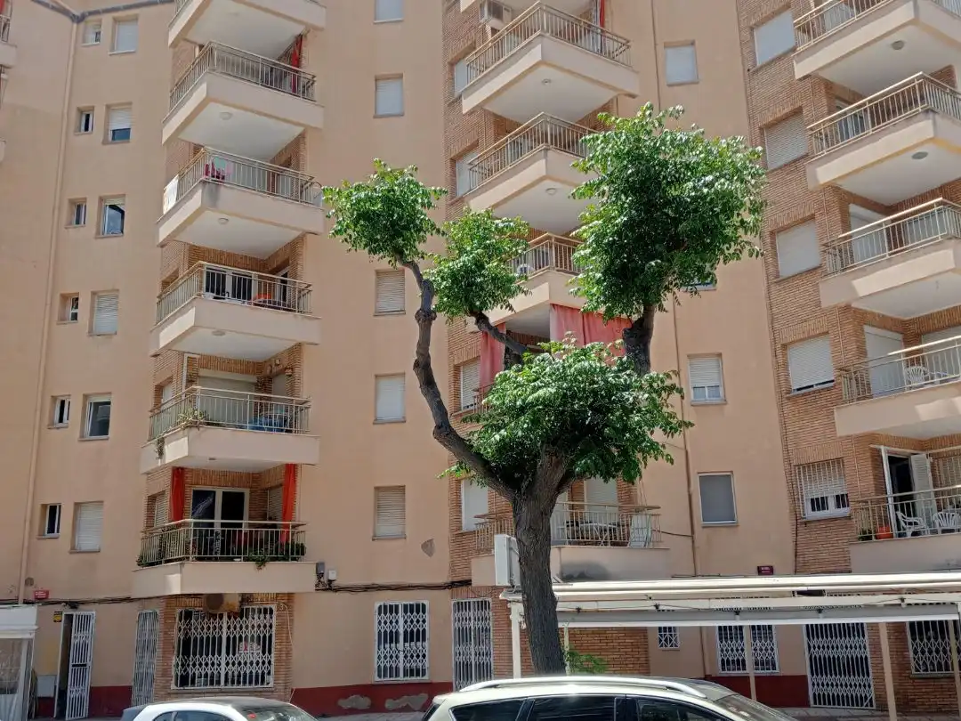 Business premises for sale in emili vendrell 3