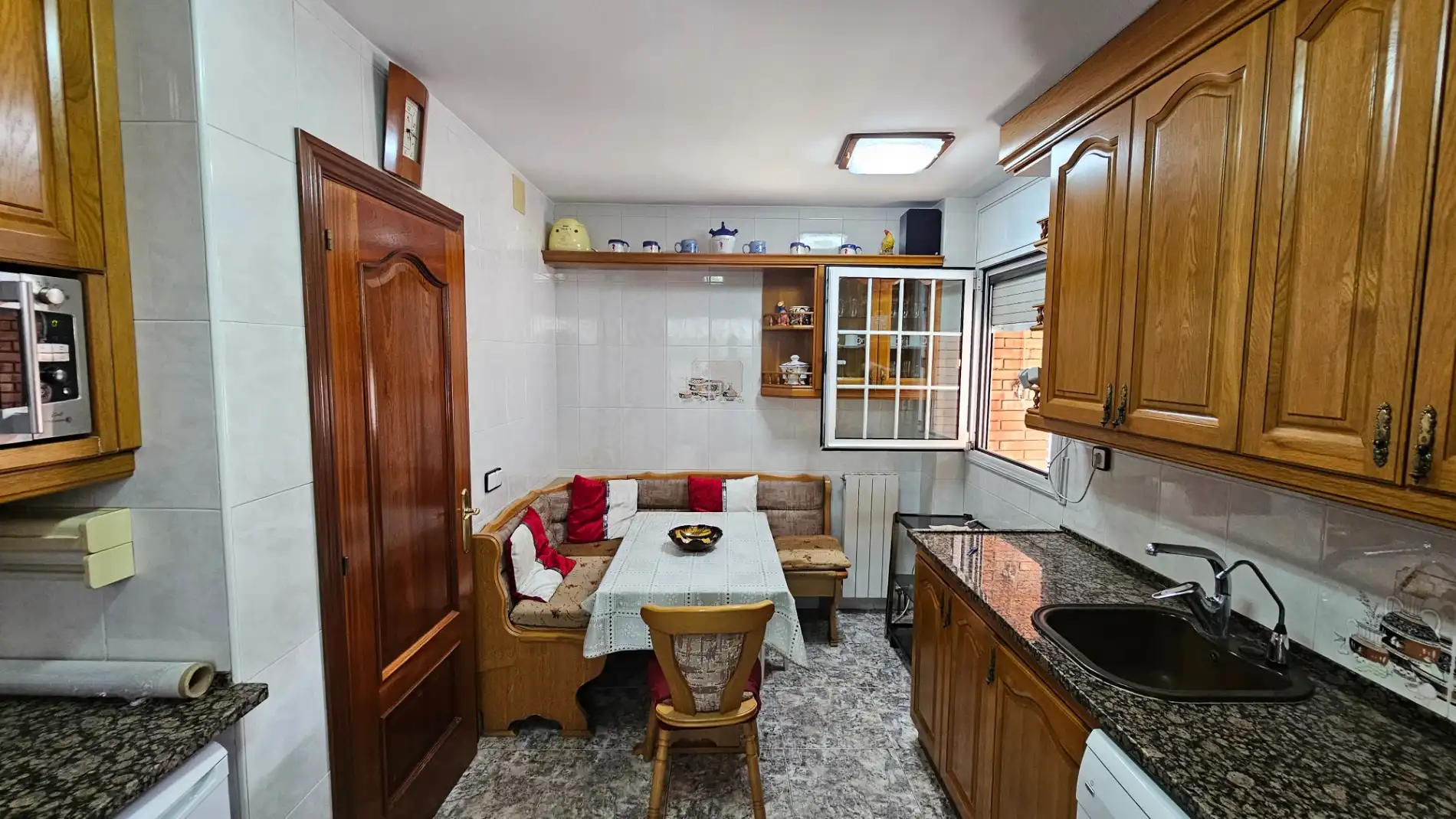 Cuina de Casa adosada en venda en Sabadell amb Aire condicionat, Calefacció i Terrassa