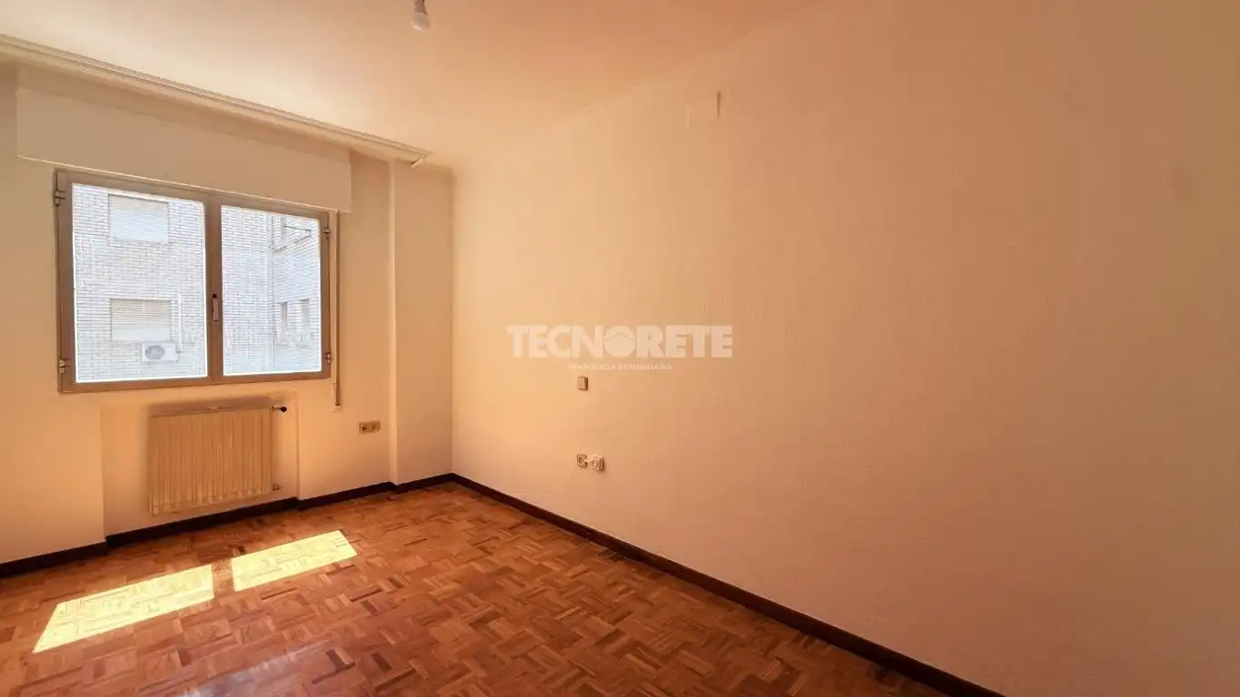 Habitación de Piso en venta en Guadalajara con Calefacción, Parquet y Terraza