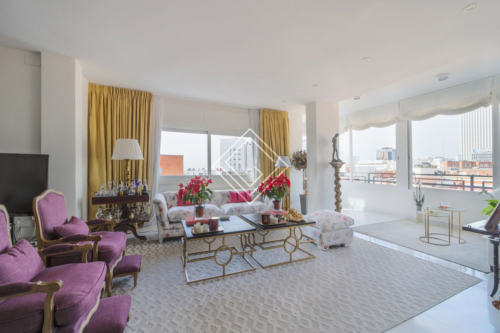 Living room of Duplex for sale in  Madrid Capital  with Air Conditioner, Heating and Storage room