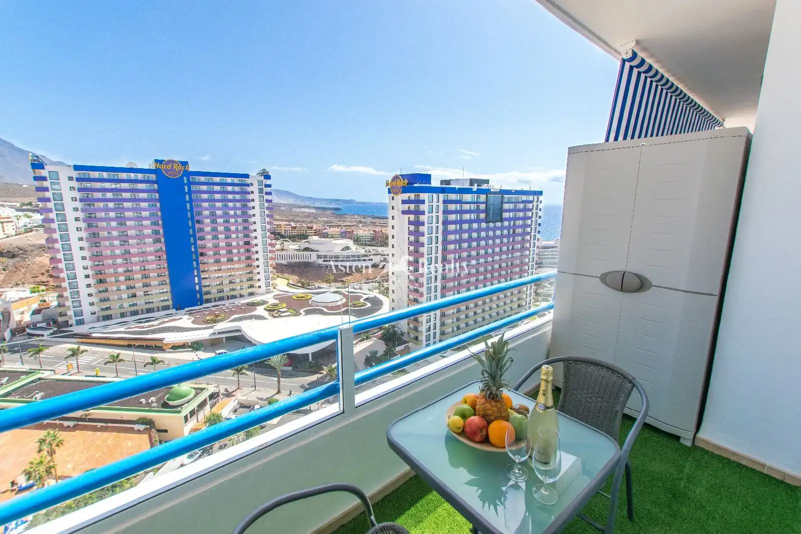 Studio with pool for sale in Adeje 300 16, imagen 4