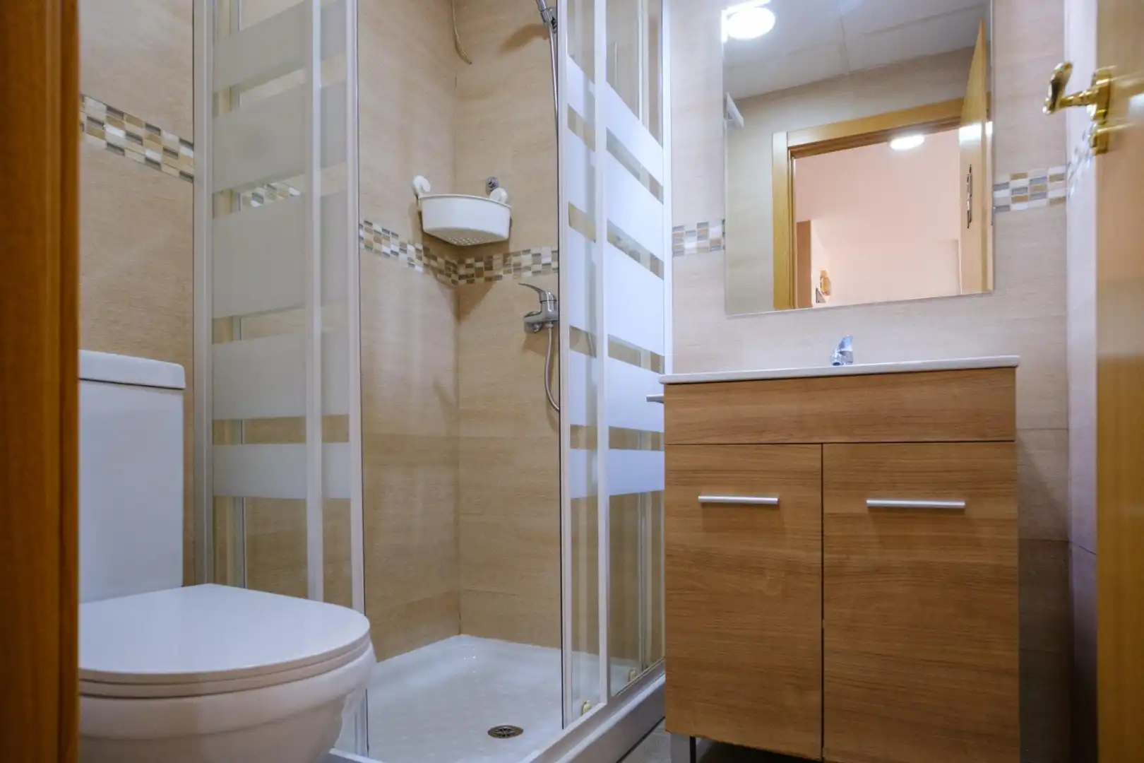 Bany de Apartament de lloguer en Sevilla amb Aire condicionat, Jardí privat i Moblat