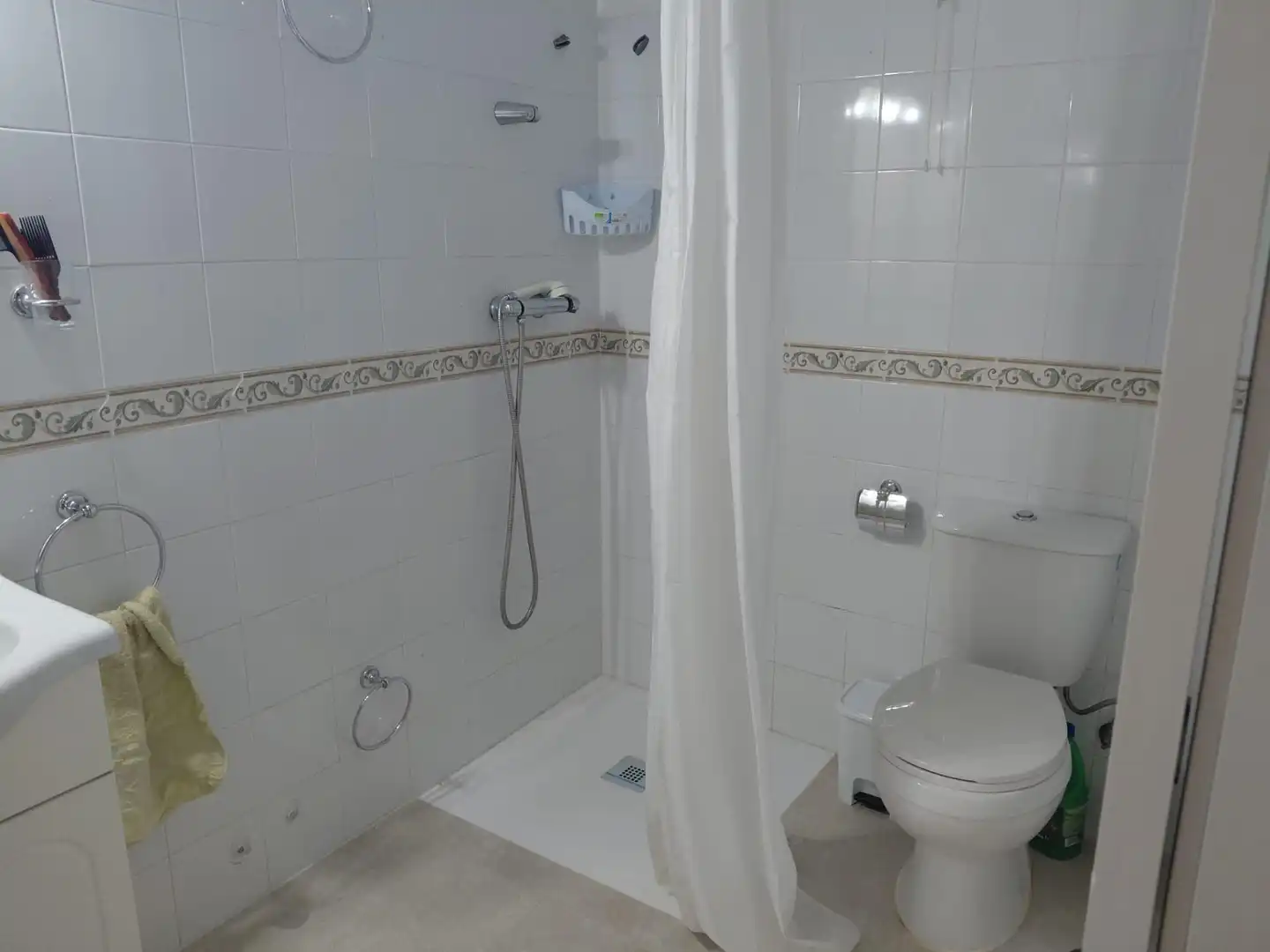 Baño de Piso de alquiler en Camas con Aire acondicionado y Amueblado