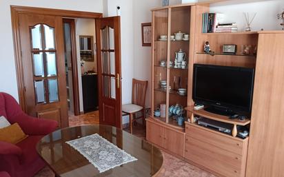 Living room of Flat for sale in  Granada Capital  with Heating, Furnished and Balcony