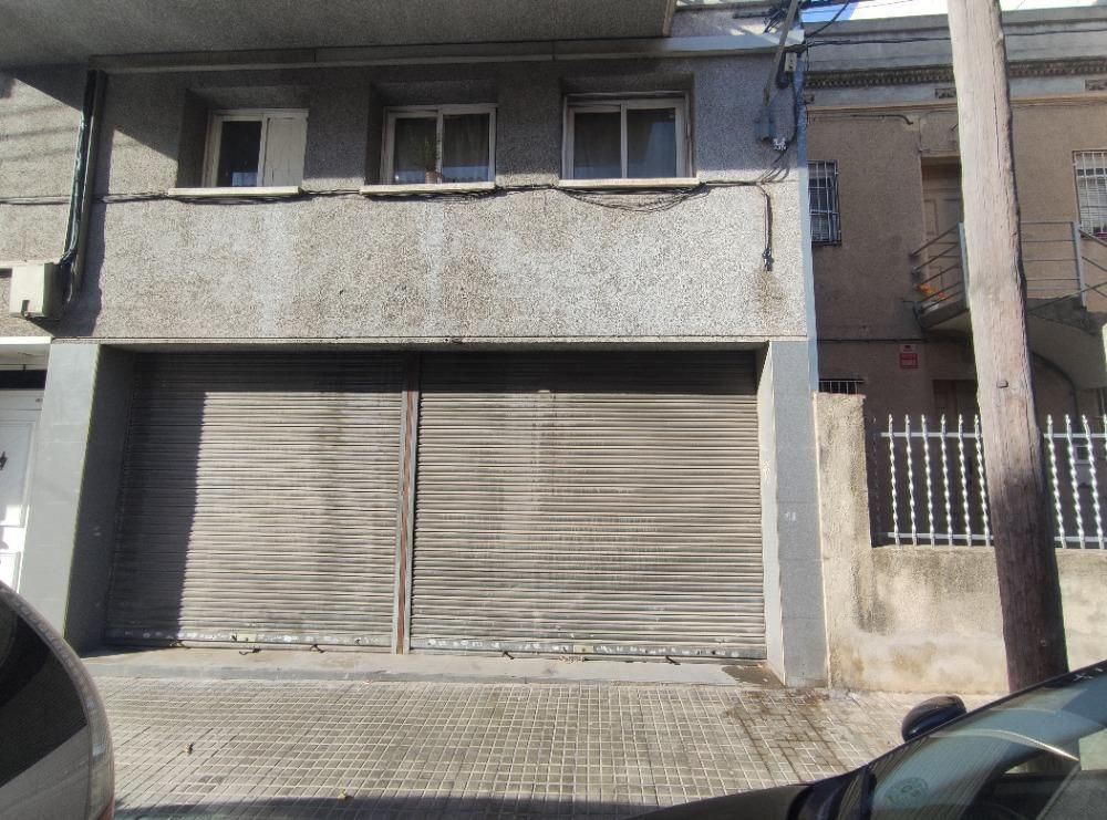 Vista exterior de Local en venta en Montcada i Reixac con Terraza