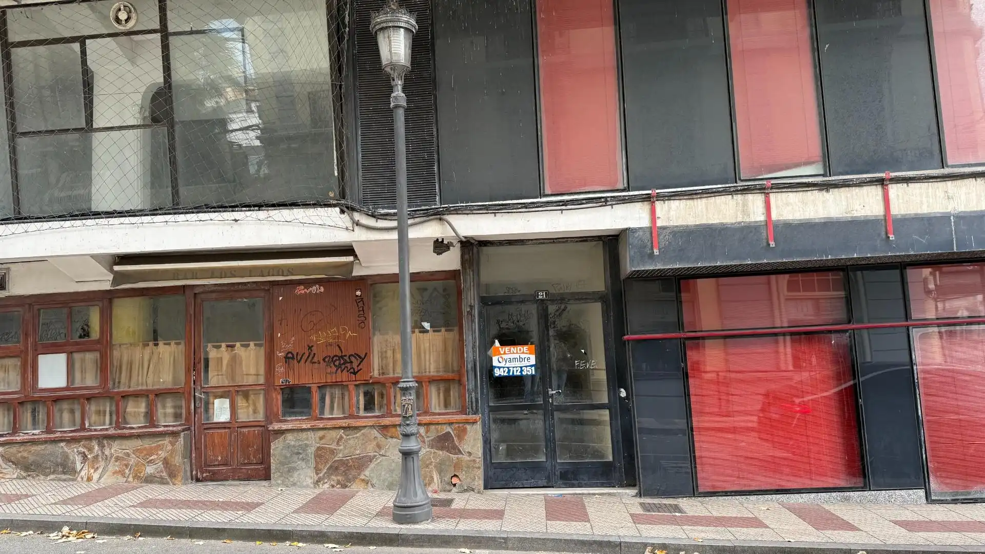 Vista exterior de Edificio en venta en Navia