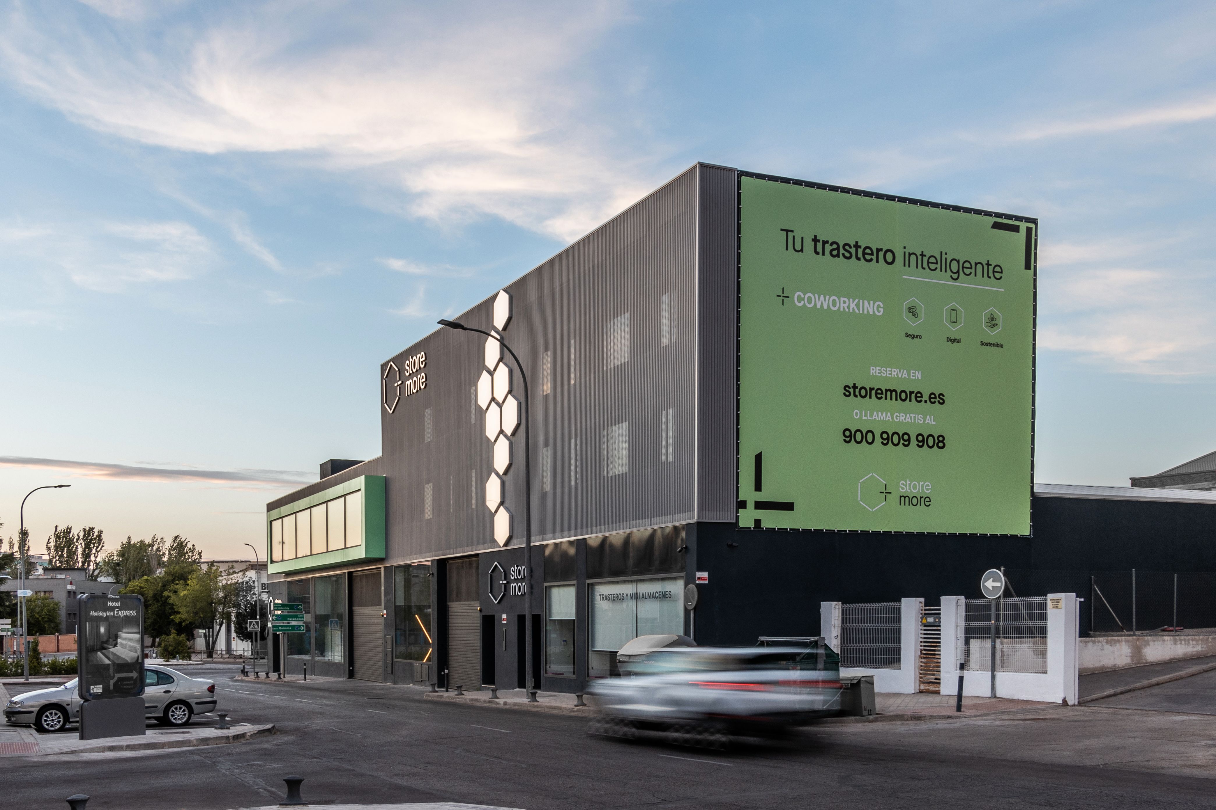 Exterior view of Box room to rent in Alcobendas  with Alarm