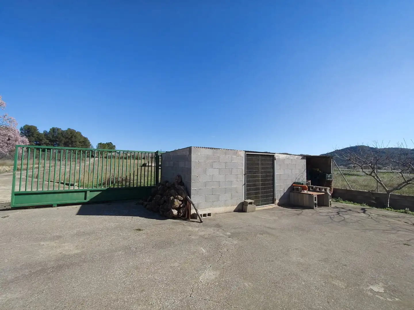 Vista exterior de Casa o xalet en venda en Atzeneta del Maestrat amb Calefacció, Jardí privat i Terrassa