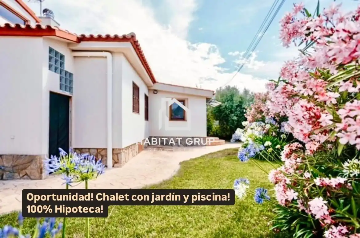 Casa amb piscina en venda a Poble