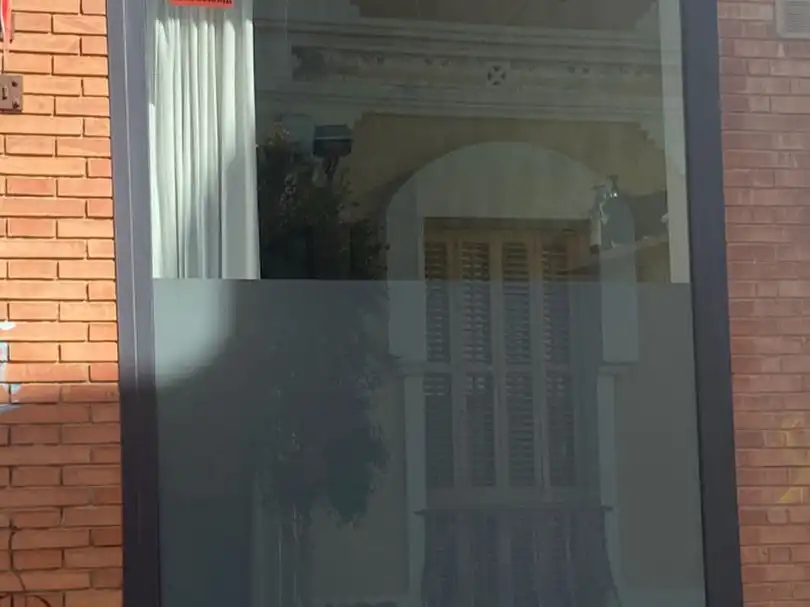 Local comercial de lloguer a calle de la plaça 8, imagen 3