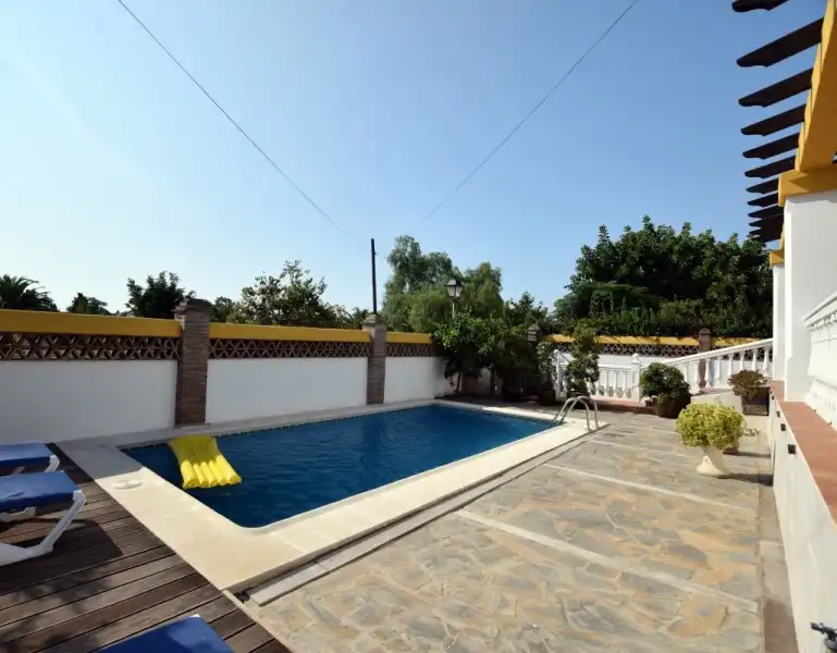 Casa amb piscina en venda a San Pedro de Alcántara, imagen 2