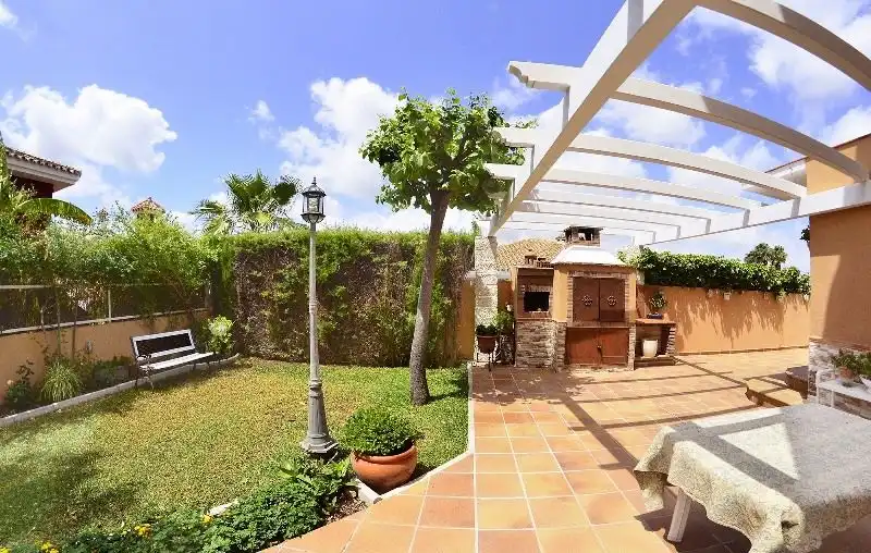 Jardí de Casa o xalet en venda en Alhaurín de la Torre amb Aire condicionat, Calefacció i Jardí privat