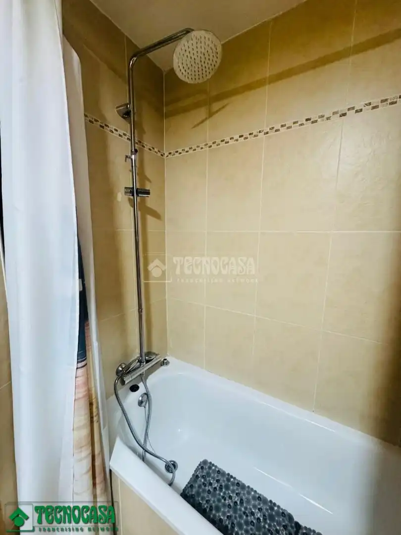 Baño de Piso en venta en Casarrubios del Monte con Aire acondicionado