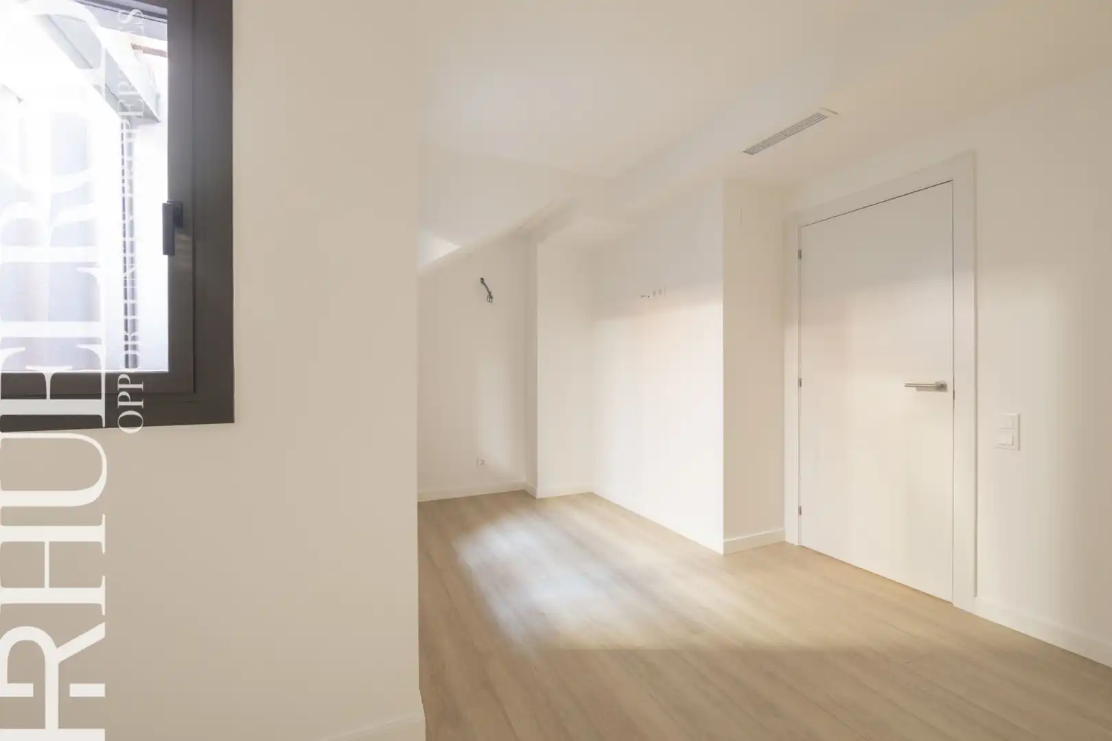 Maisonette zum Verkauf in Badalona mit Klimaanlage, Heizung und Parkett