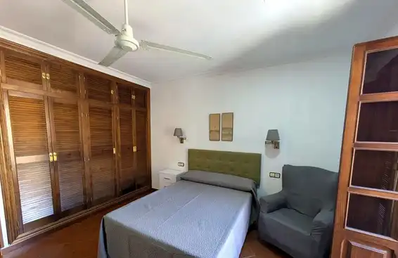 Habitación de Casa o chalet para compartir en Linares con Aire acondicionado, Terraza y Amueblado