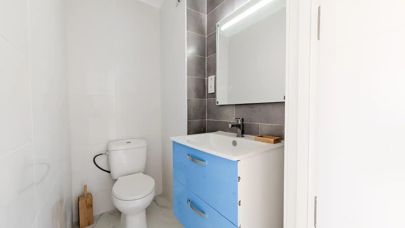 Bany de Àtic de lloguer amb opció a compra en Torrevieja amb Aire condicionat, Calefacció i Terrassa