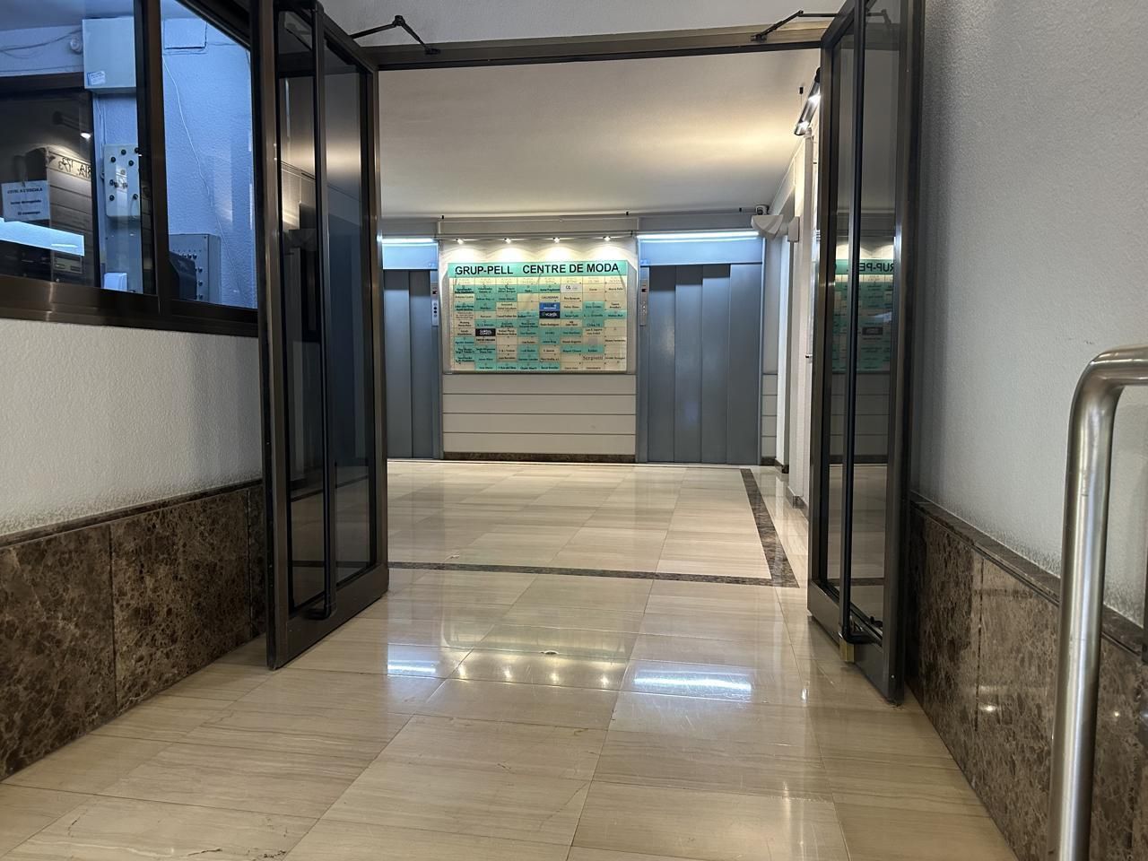 Oficina en venda a Carrer de Calàbria, La Nova Esquerra de l'Eixample