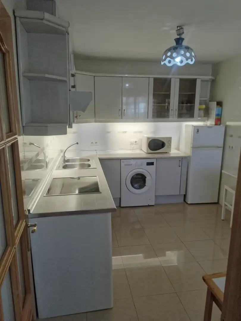 Cuina de Casa o xalet de lloguer en Escalona amb Aire condicionat, Jardí privat i Terrassa