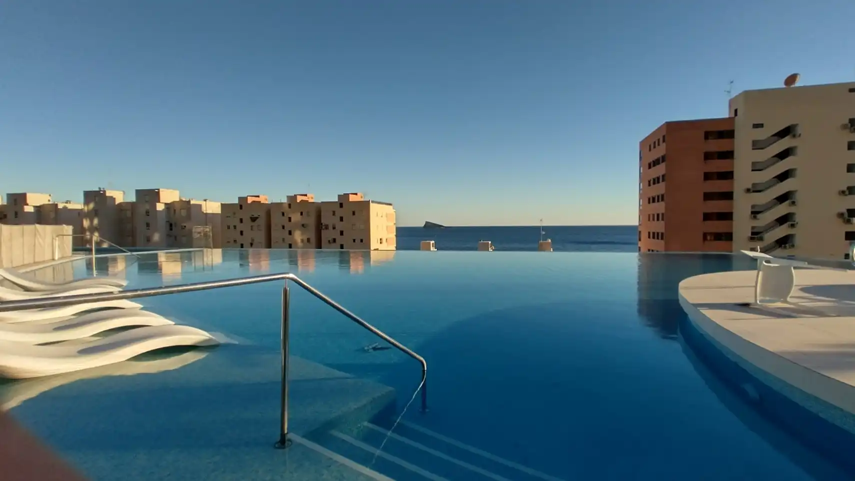 Piscina de Apartamento en venta en Benidorm con Aire acondicionado, Calefacción y Terraza