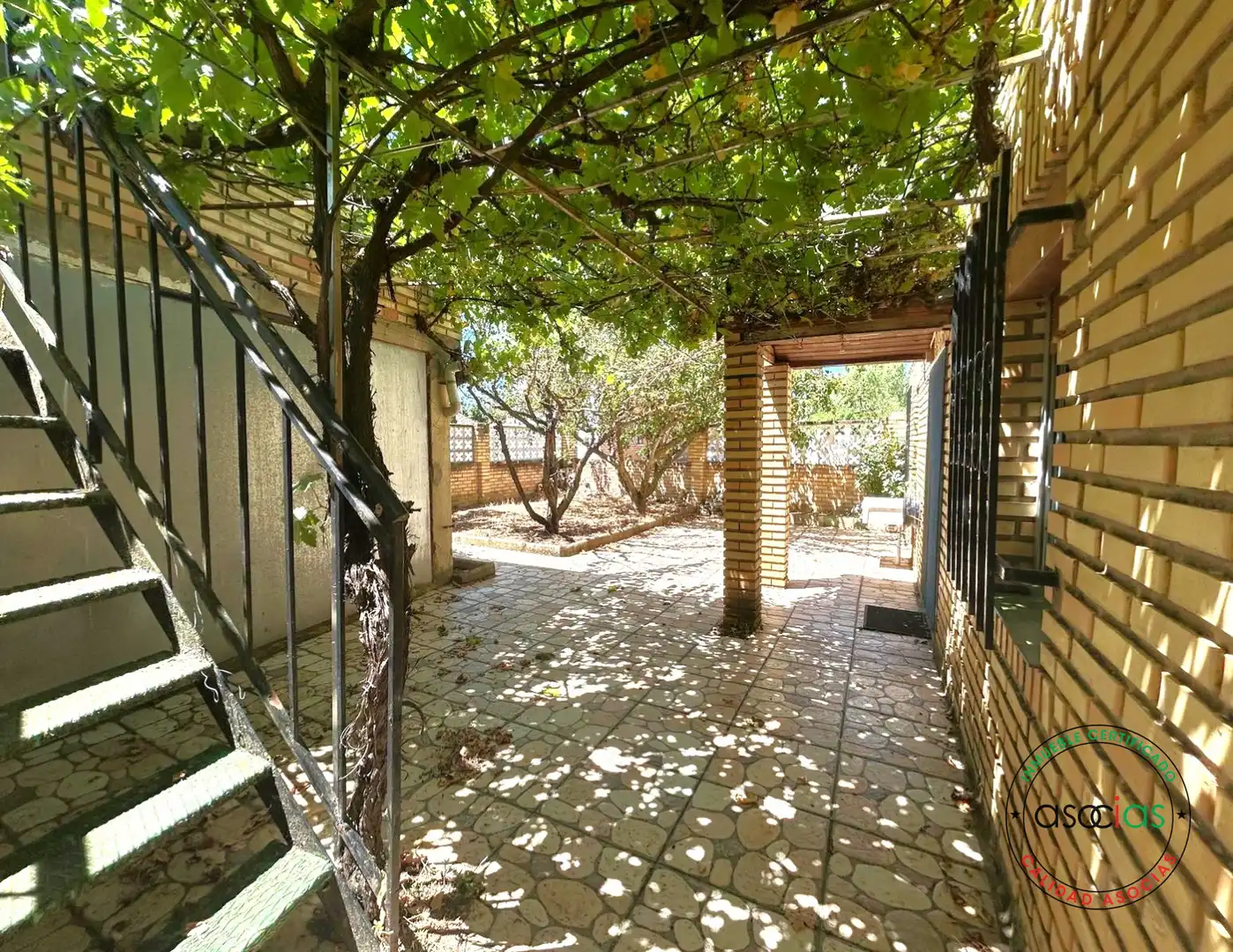 Jardí de Casa o xalet en venda en Villazanzo de Valderaduey amb Jardí privat, Terrassa i Moblat