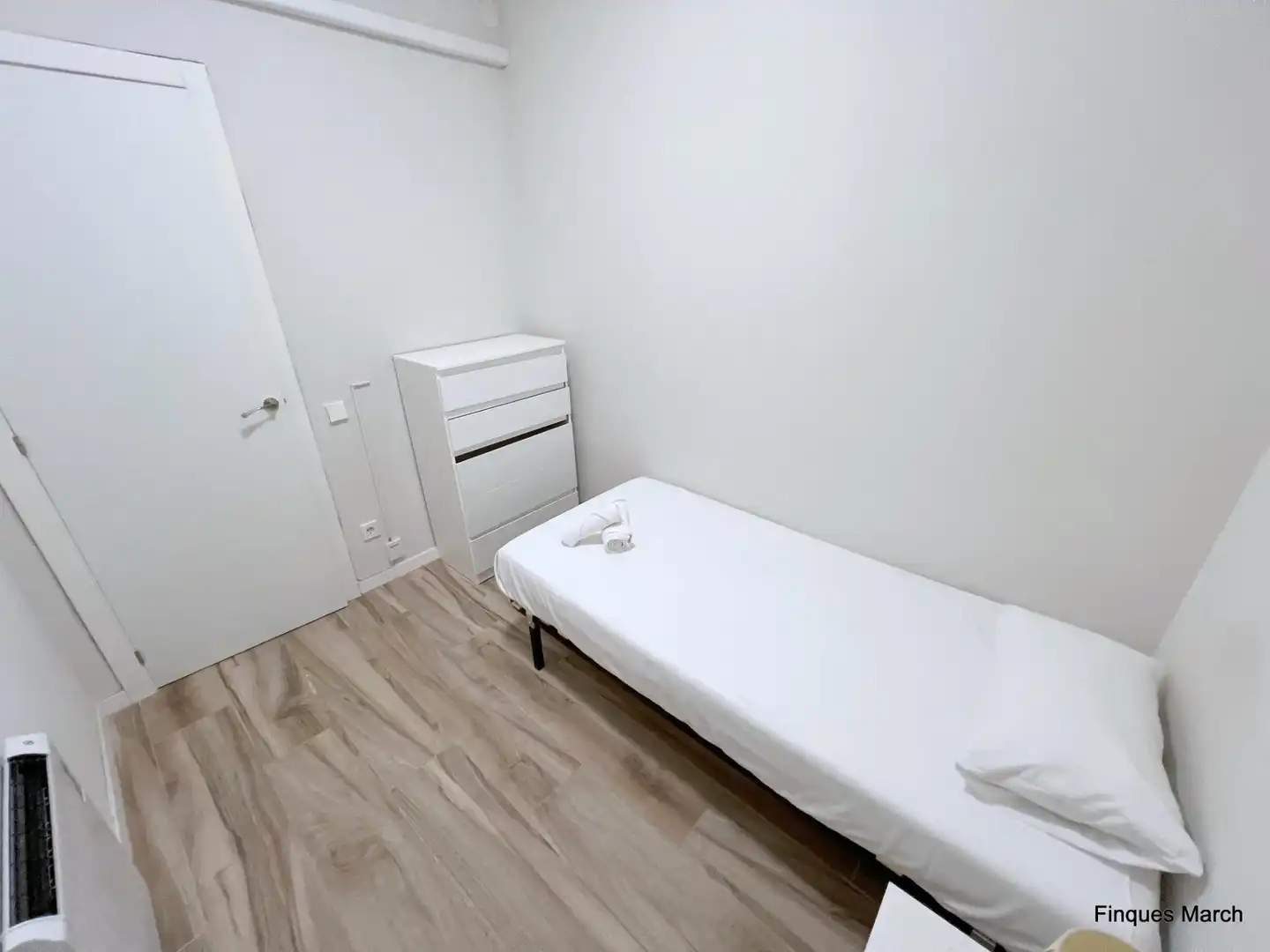 Habitación de Piso en venta en Barcelona con Aire acondicionado y Amueblado