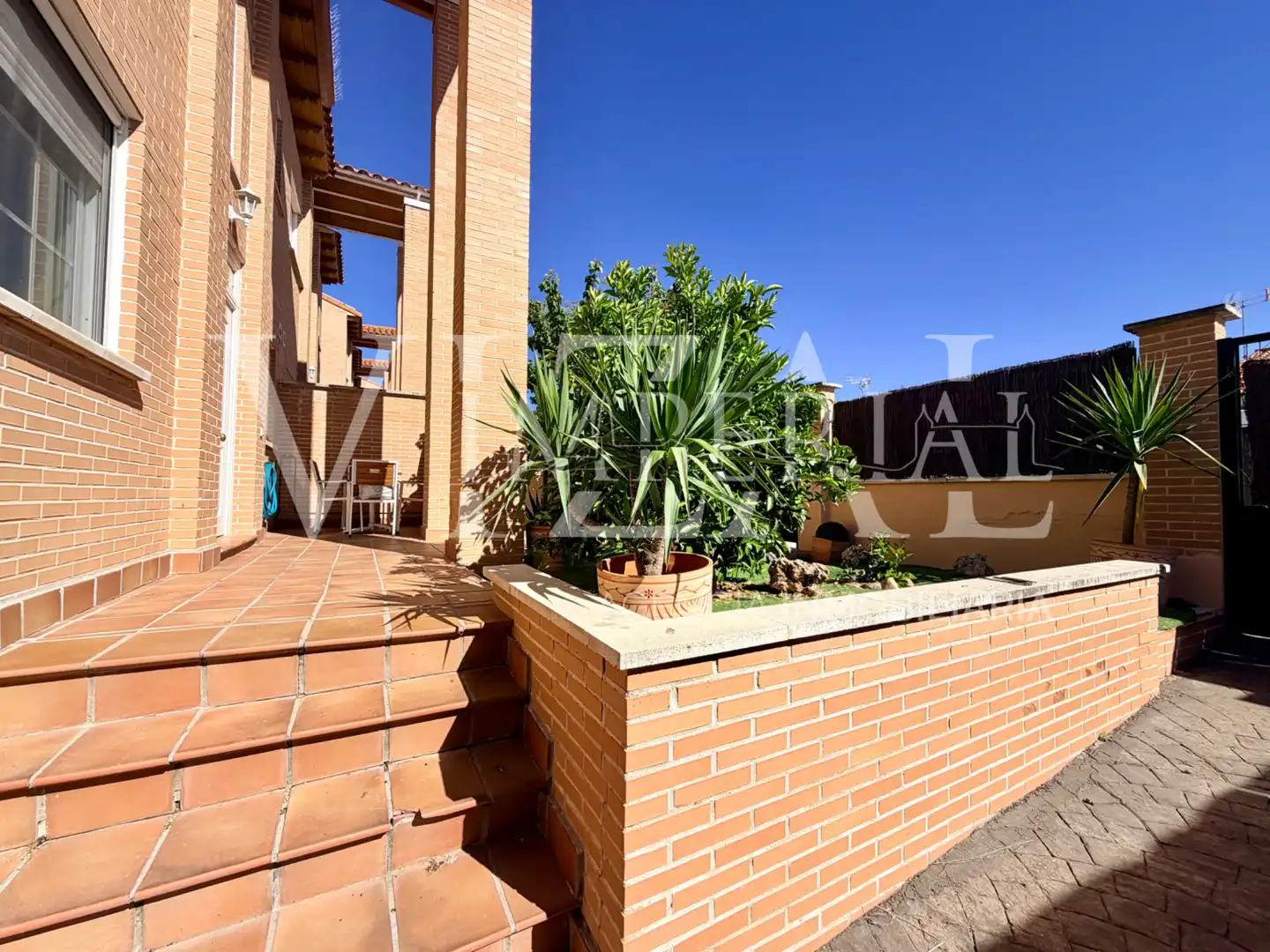 Vista exterior de Casa adosada en venta en Argés con Aire acondicionado, Calefacción y Amueblado