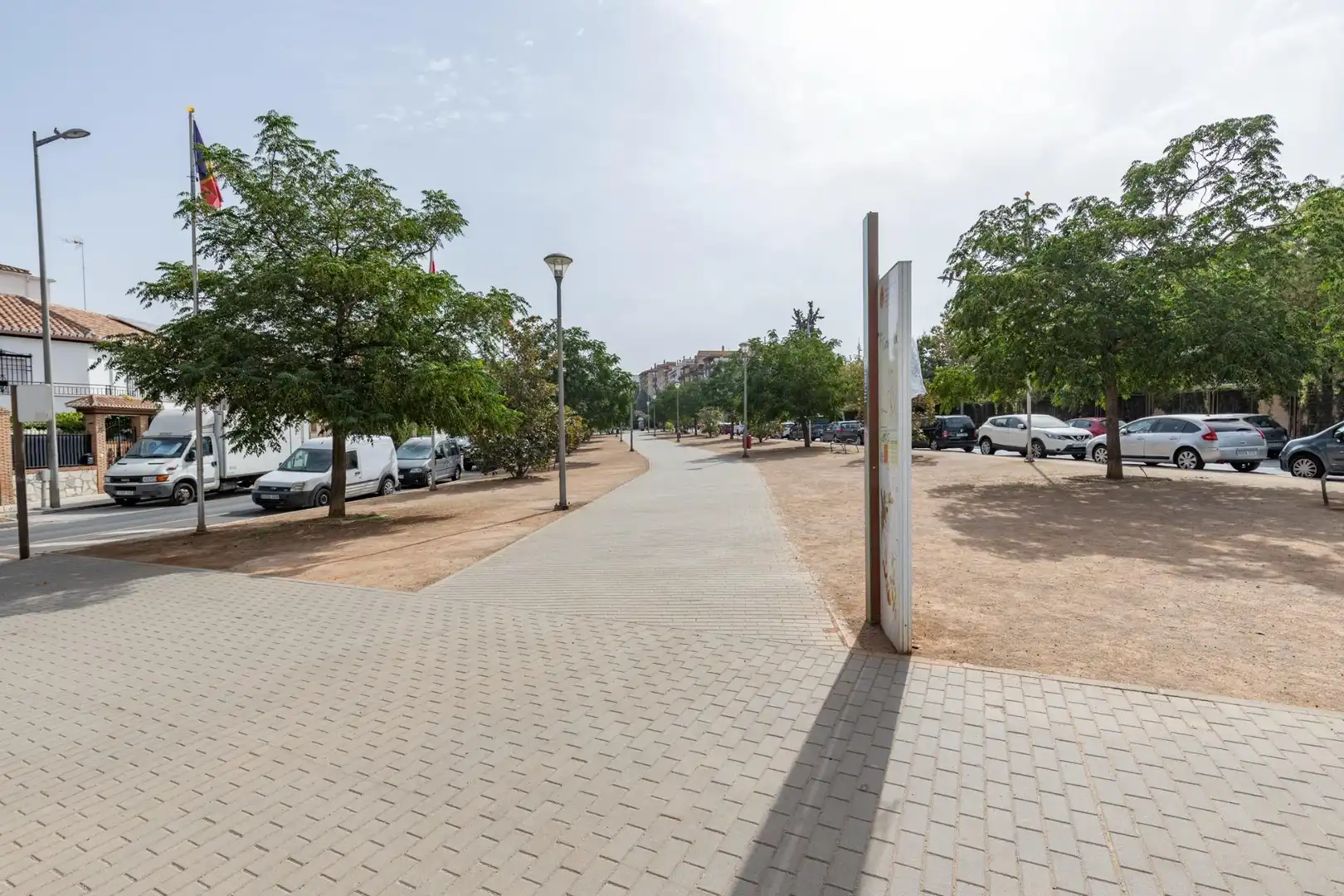Vista exterior de Pis en venda en Granada amb Balcó